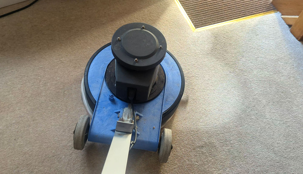 Carpet agitation with floor buffer